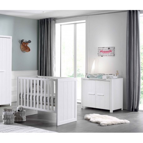 Babyværelse sæt med tremmeseng, kommode og pusleenhed – Erik, hvid