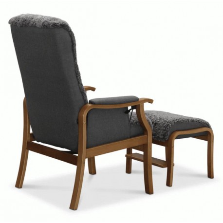 Oxford otium lænestol med skammel - Fåreskind Sahara med Mahogni stel