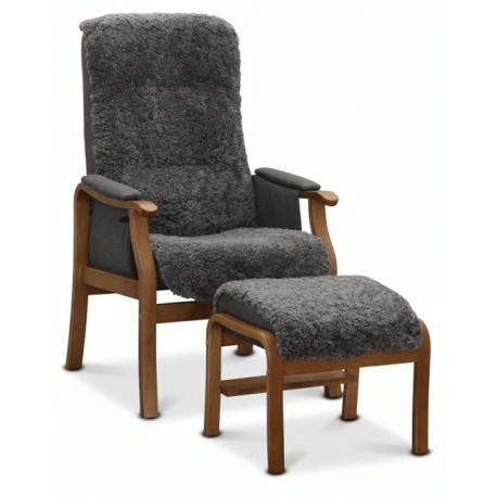 Oxford otium lænestol med skammel - Fåreskind Sahara med Mahogni stel